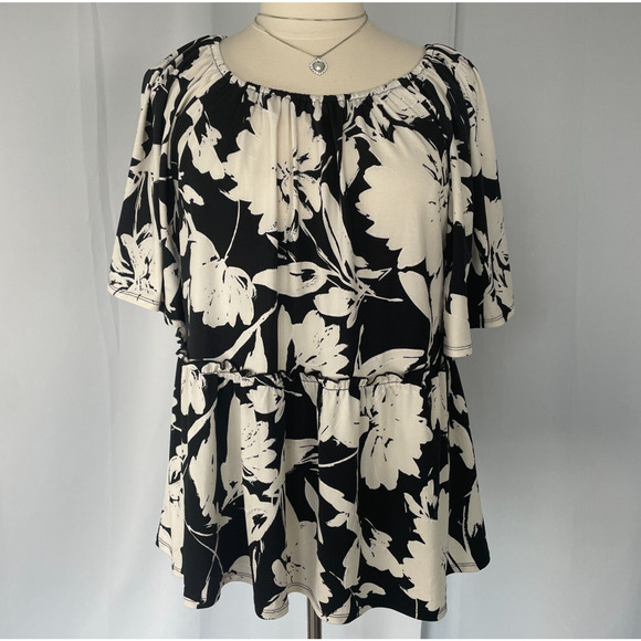 Casual Top Plus Size 2X Black Cream Floral Peplum Ruffle Boho Short Sleeve Flowy - Picture 1 of 10